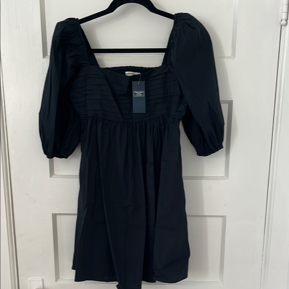 NWT Abercrombie & Fitch Black Square Neck Puff Sleeve Ruched Mini Sundress
